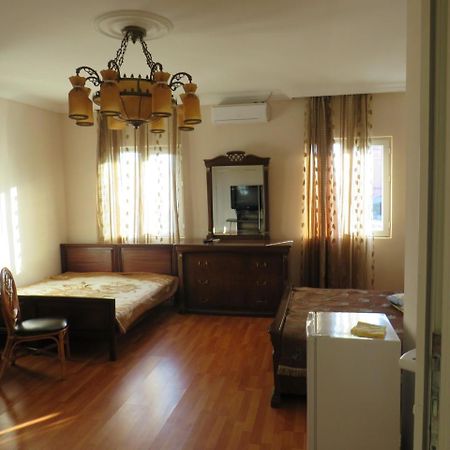 Mini Hotel On Guramishvili 22 Kobuleti Esterno foto